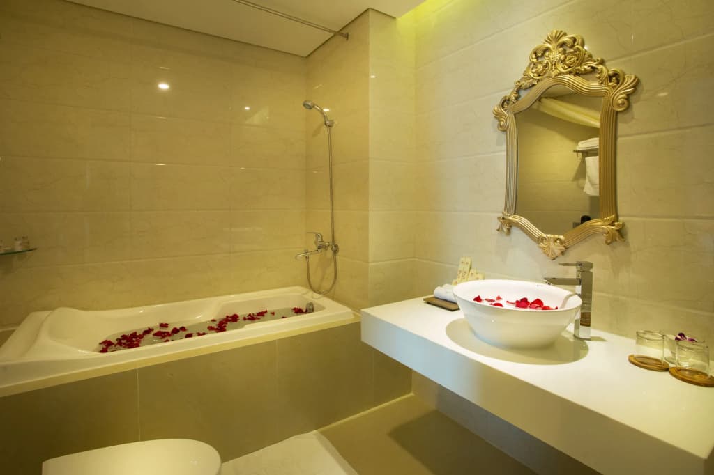 Serene Beach Hotel Danang - photo 10
