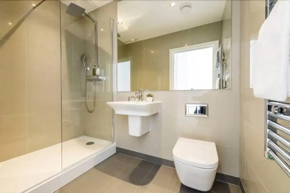 Flying Butler Greenwich Apartment - photo 7