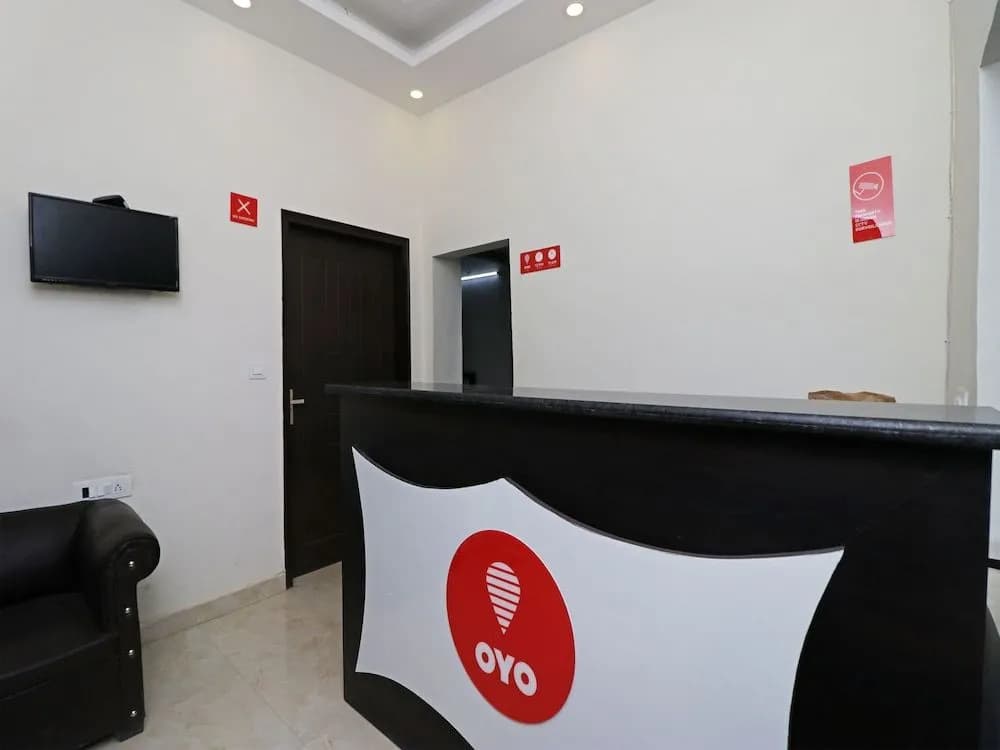 OYO 12738 Hotel Diamond - photo 12