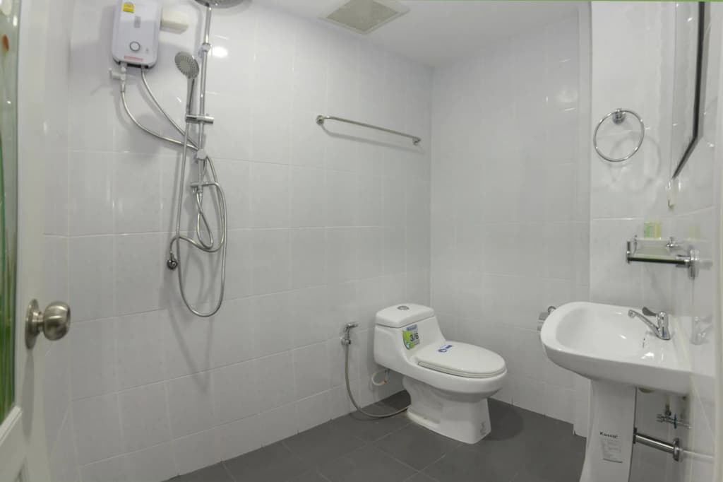 Kontiki Guesthouse - photo 7
