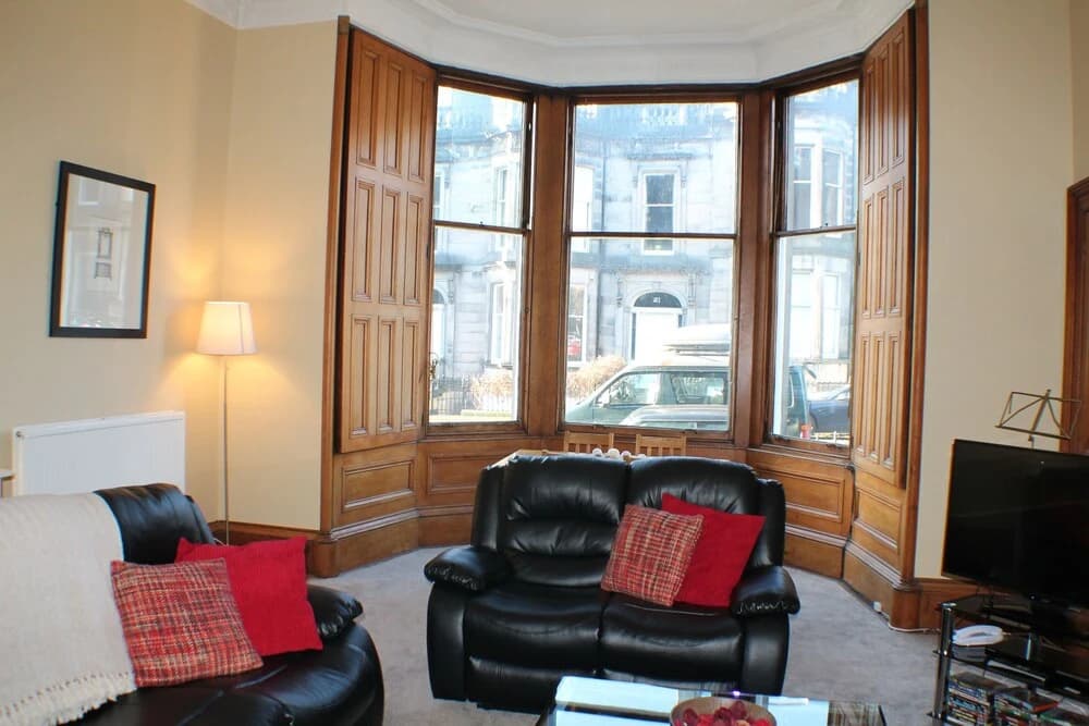Spacious West End Townhouse - photo 4