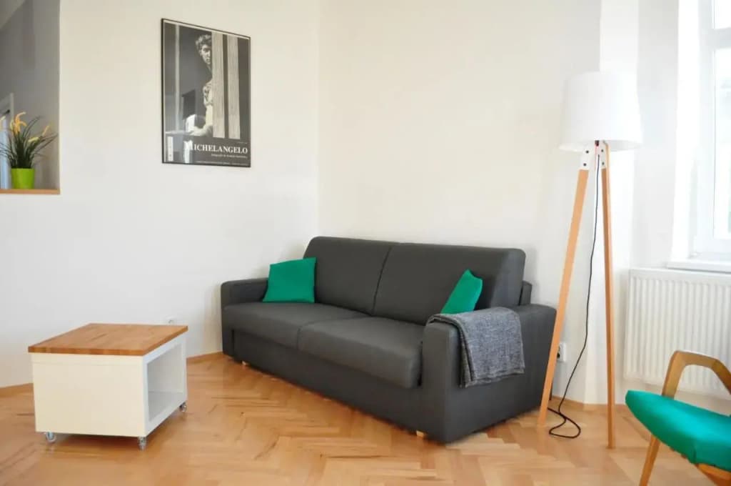 Central-Modern-Apartment - photo 4