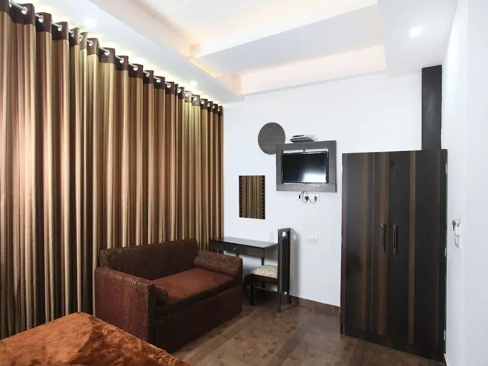 OYO 5385 Paschim Vihar - photo 2