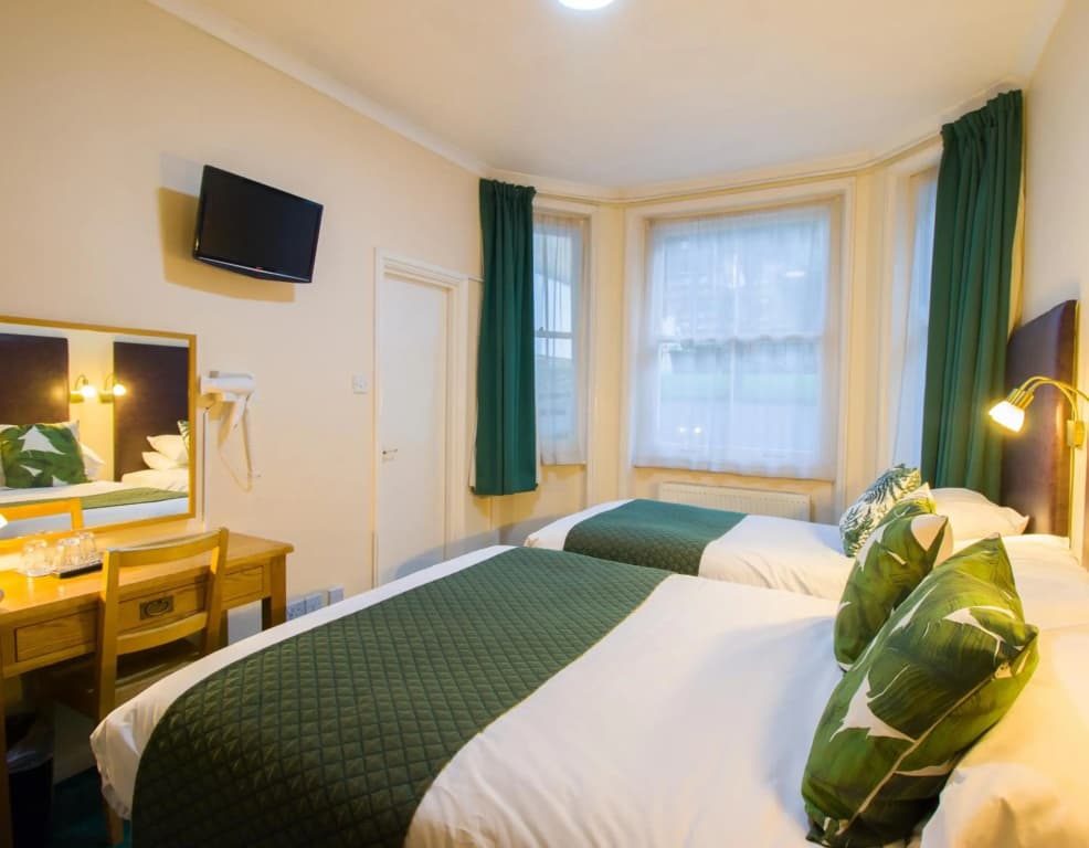 London Town Hotel - photo 3