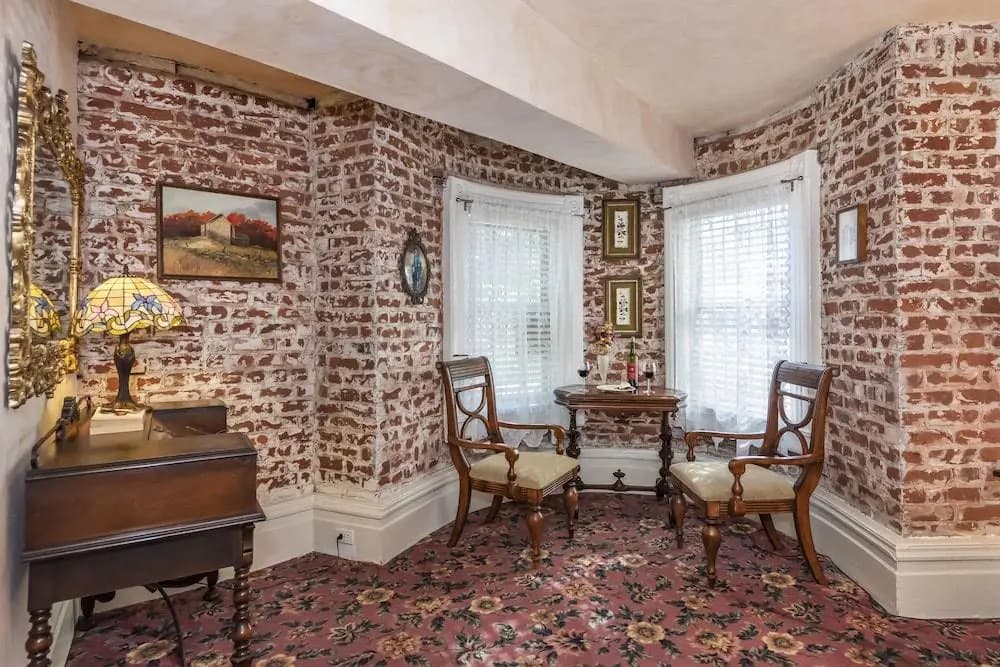 Chateau Tivoli B&B - photo 16