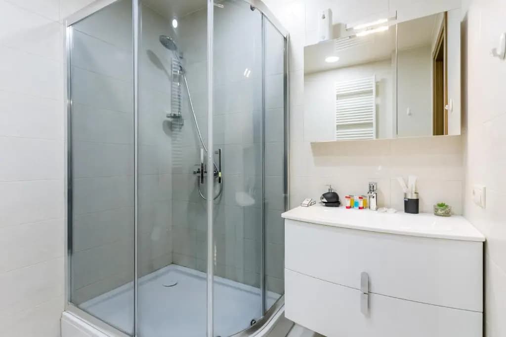 Central Cosy 5BD-5BATH Apartment - photo 9