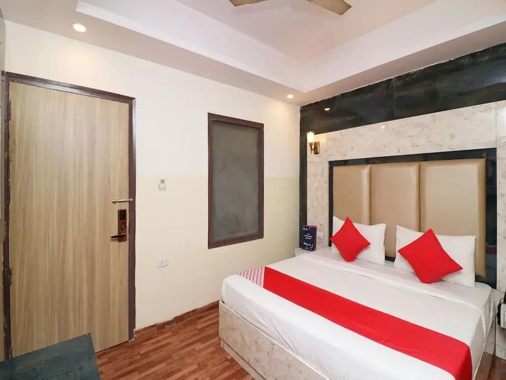 OYO 26161 Plazzo Inn - photo 6