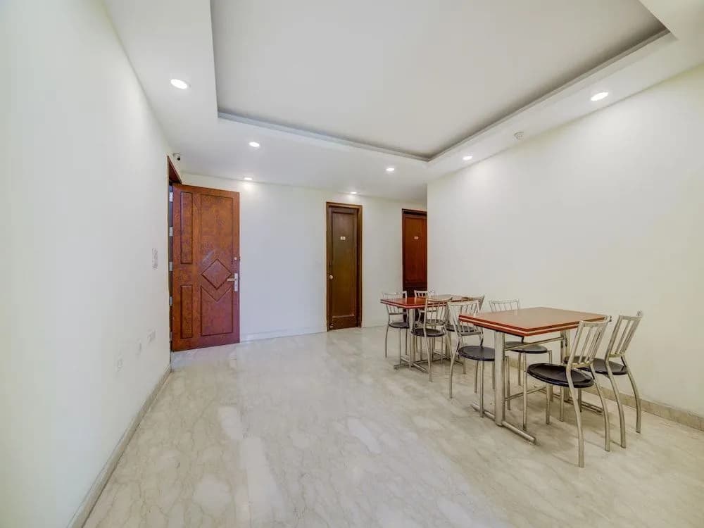 OYO 9553 Hotel Kings Plaza - photo 16