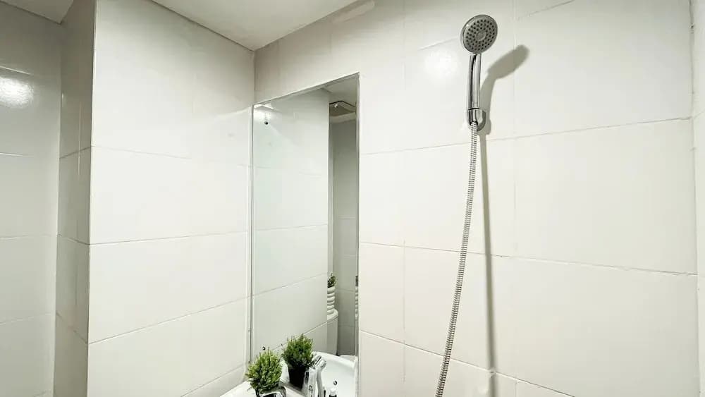 Minimalist Look 1Br At Apartment Vittoria Residence - photo 7