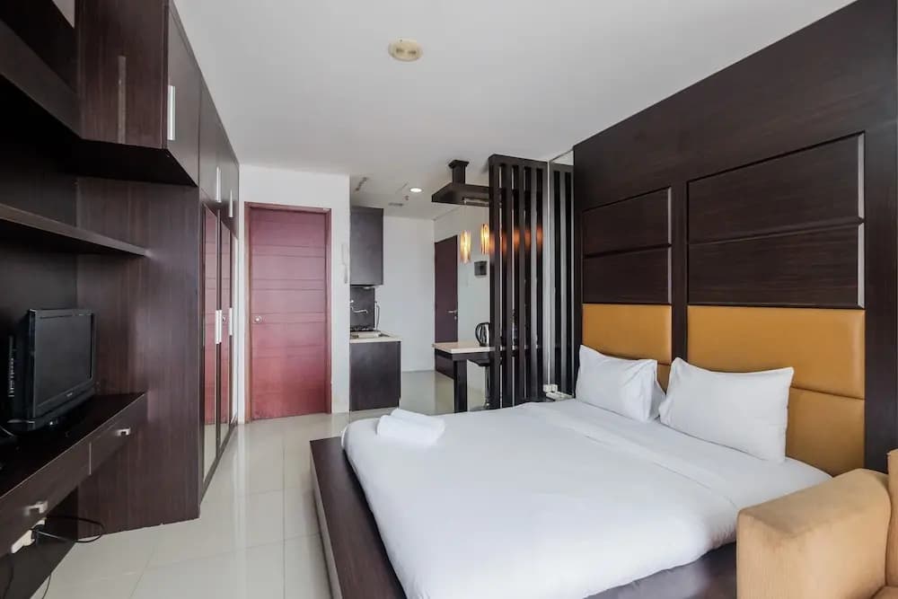 Relaxing Studio Apartment Mangga Dua Residence Near Itc Mall - photo 1