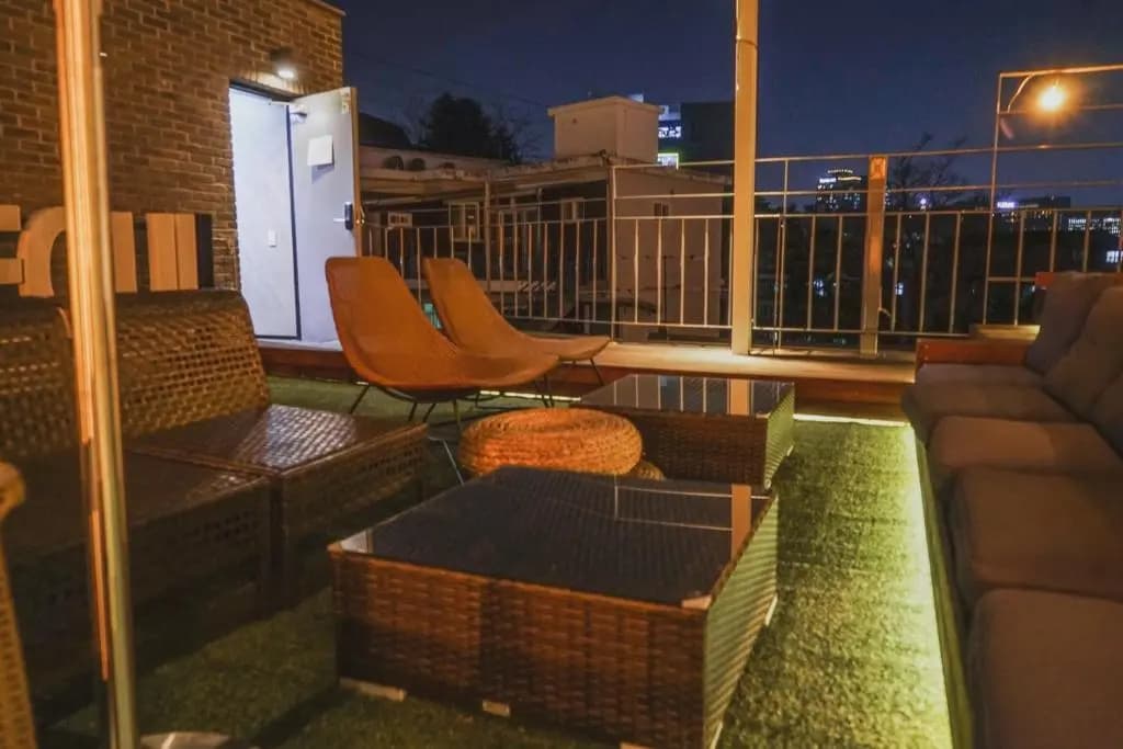 Myeongdong Artmonstay Guesthouse - photo 19