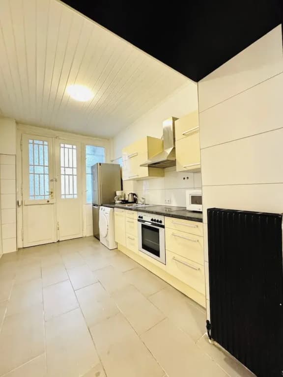 Cozy 2 Room Stay for 5 Near Stadthalle - photo 10