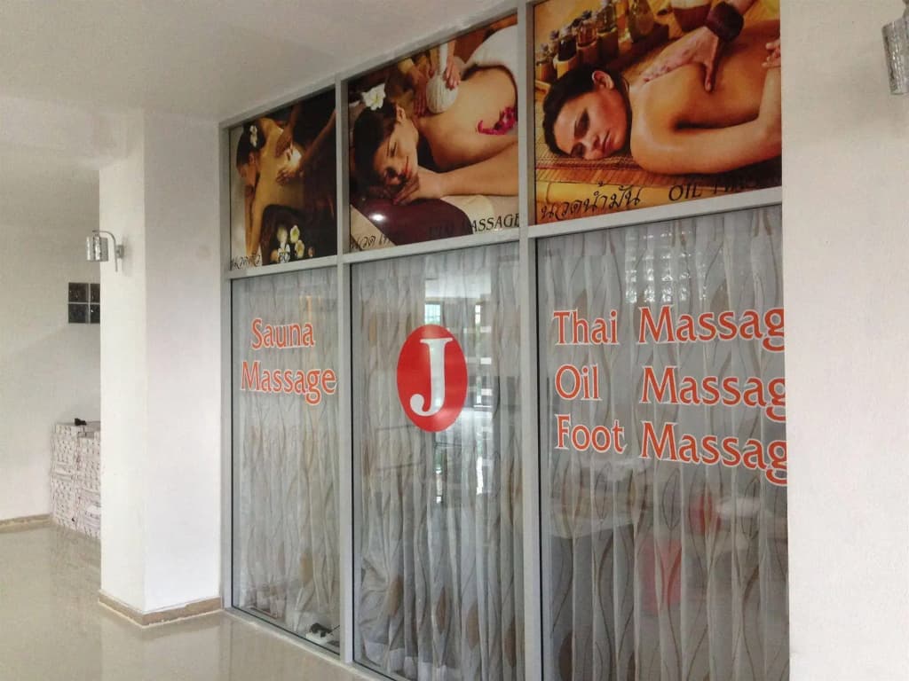YJ Hotel - photo 17