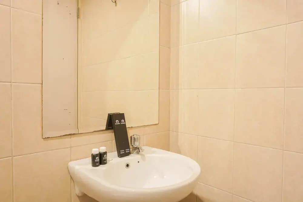 Elegant Modern 2Br Apartment At Marina Ancol - photo 9