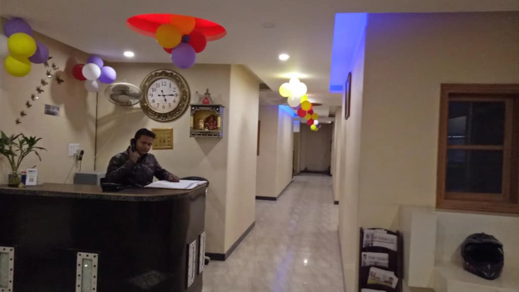 Airport Hotel Mahal - photo 2