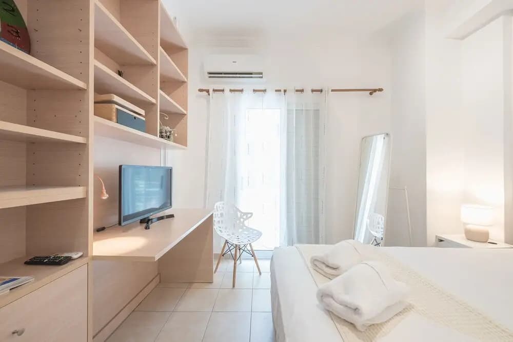 Elegant Koukaki Studio by Cloudkeys - photo 5