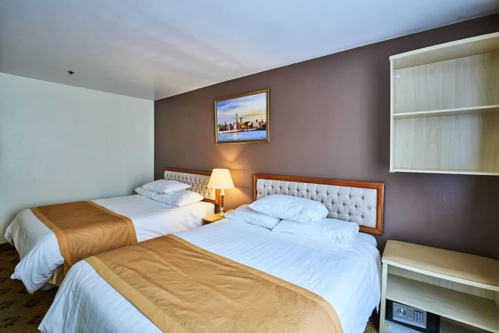 Flushing Hotel - photo 5
