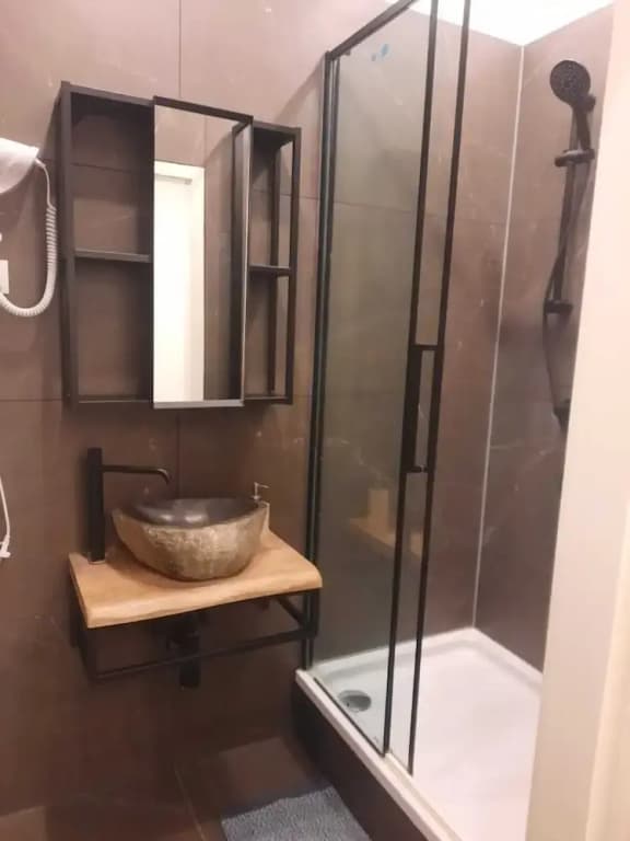 Bright 2BR Apartment Near Main Sights - photo 4