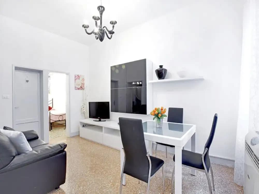 Grimaldi Apartments - photo 2