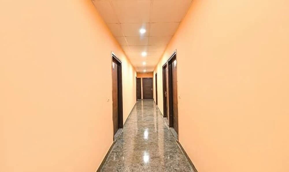 FabHotel Royal Discovery - photo 9