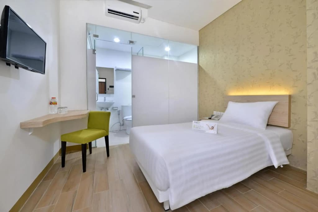 Whiz Hotel Falatehan Jakarta - photo 12