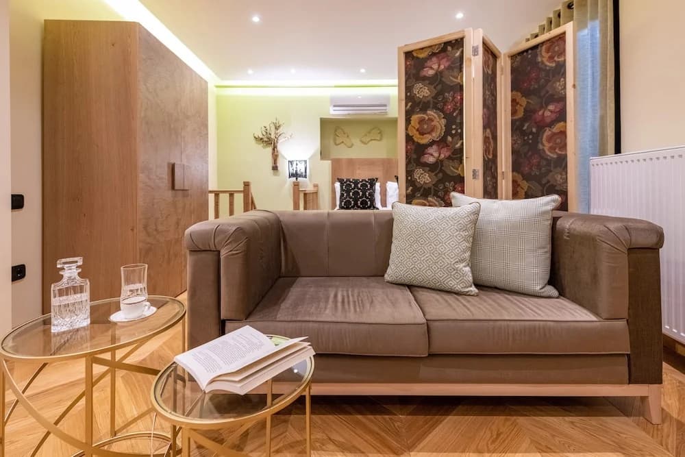 Ipelhome Plaka Boutique Apartments - photo 10
