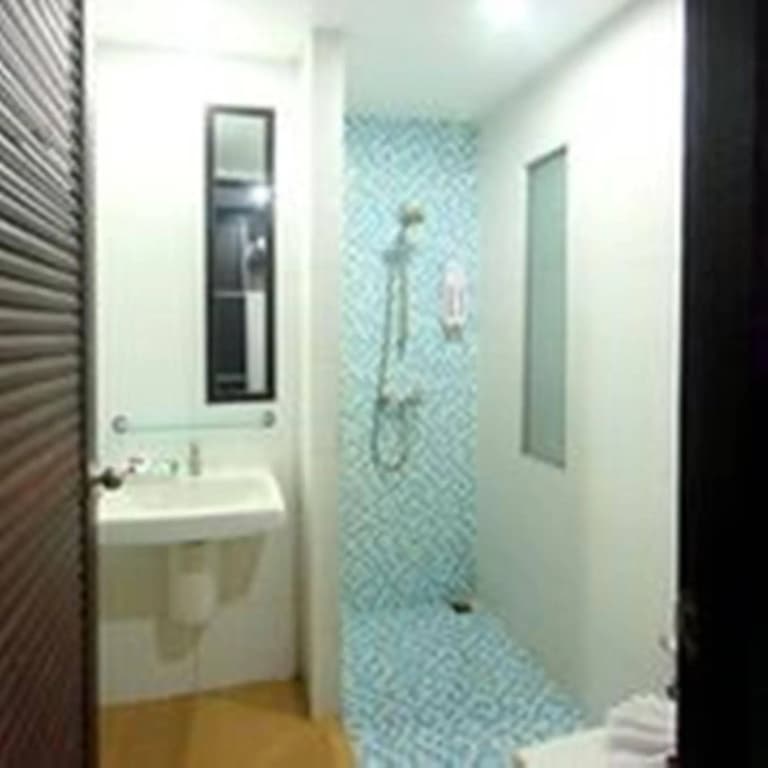 7Q Patong Beach Hotel - photo 7