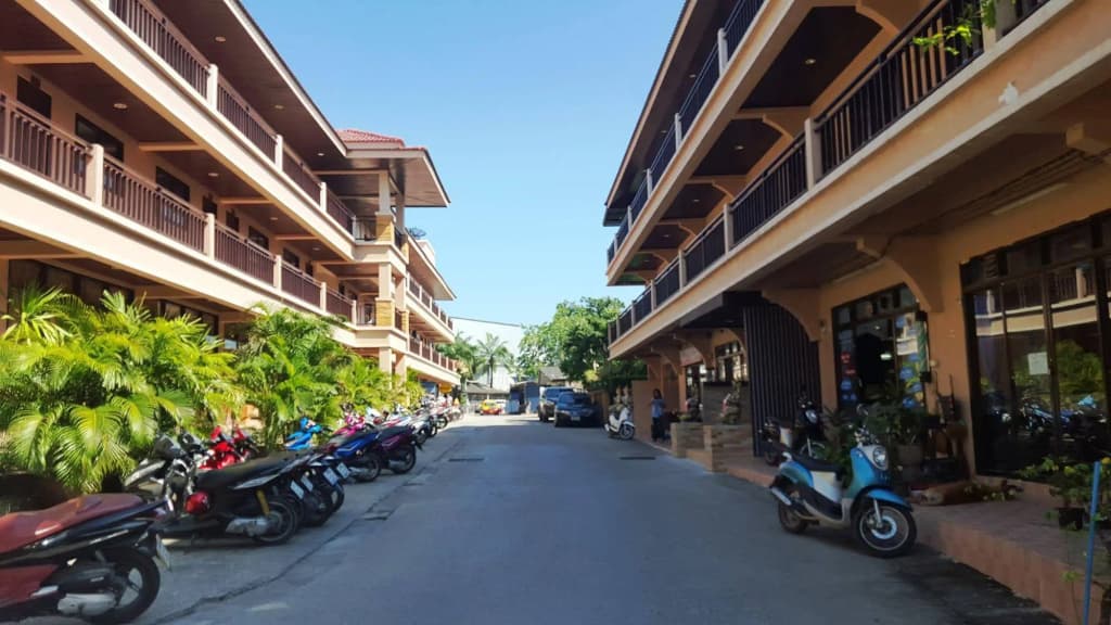 Panupong Hotel - photo 10