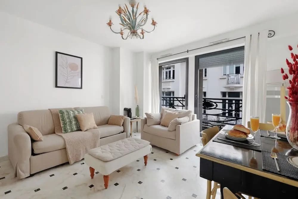 Stylish 2BR for 6 by Champs-Elysees - photo 1