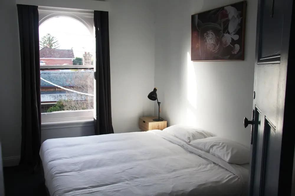 College Lawn Hotel - Hostel - photo 5