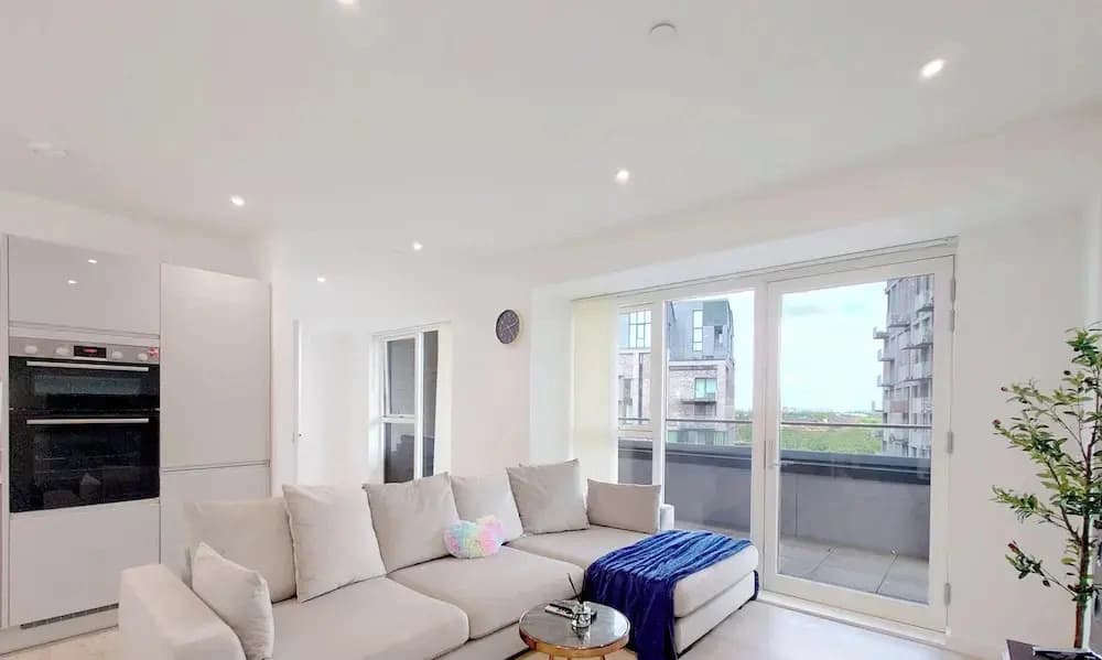 Deluxe Serviced Three Bedroom Apartment - photo 4