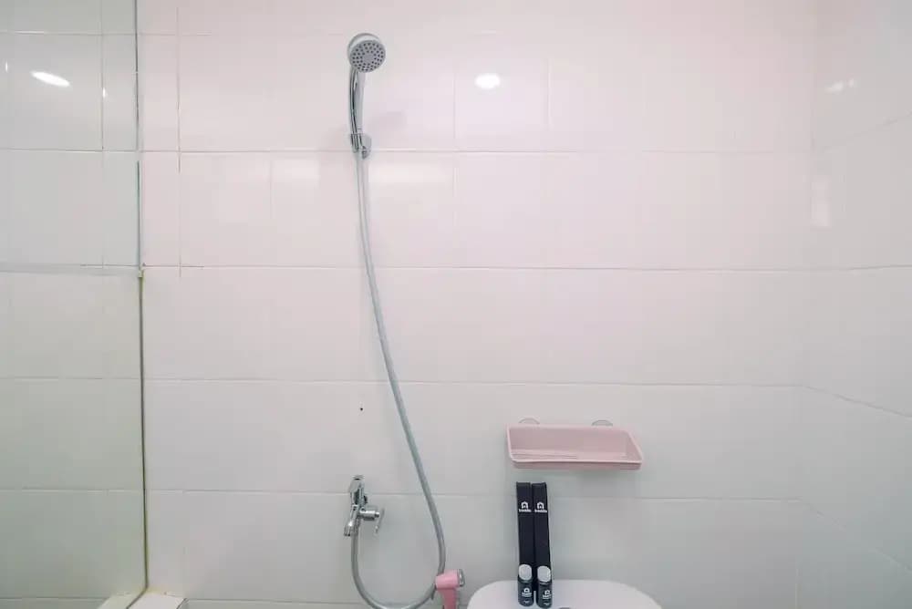Cozy Stay 2BR Bassura City Apartment - photo 6