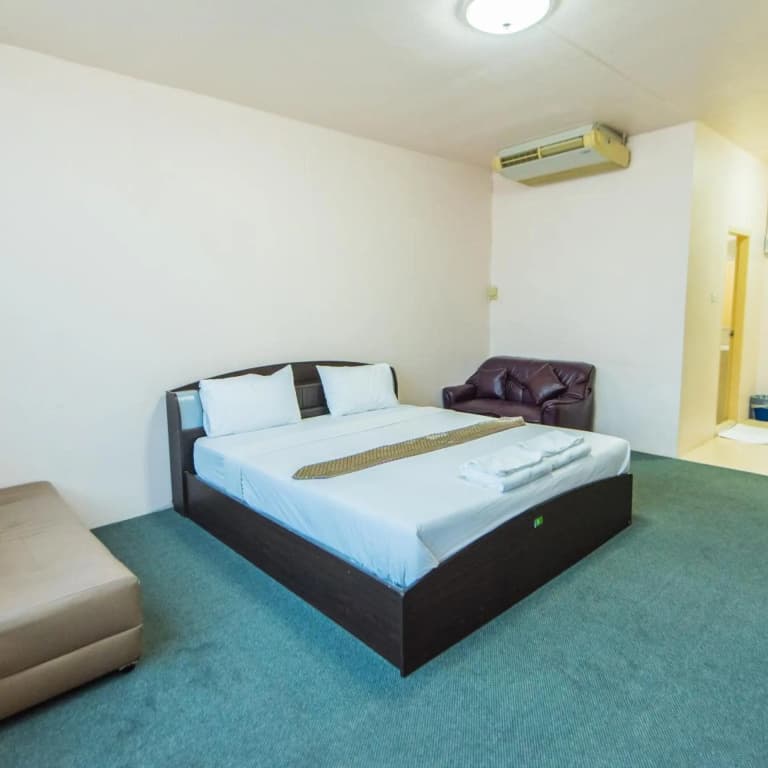 King Royal II Hotel - photo 33