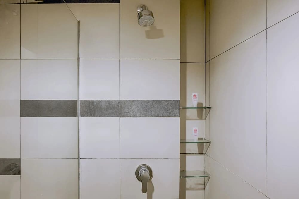 ZEN Rooms Kartika Plaza - photo 8
