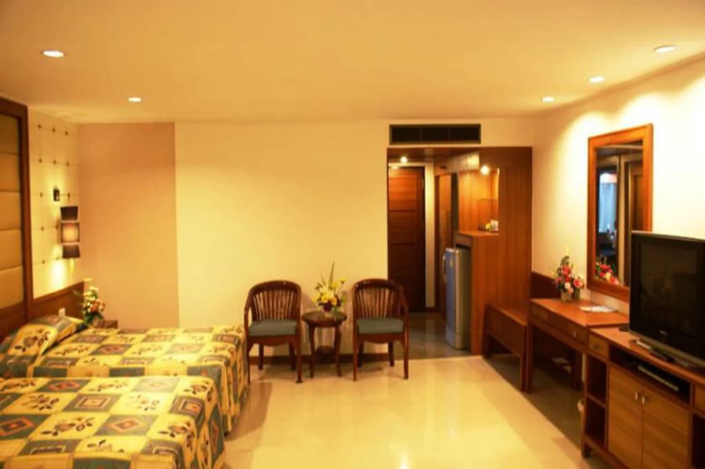 Royal Twins Palace Hotel - photo 6