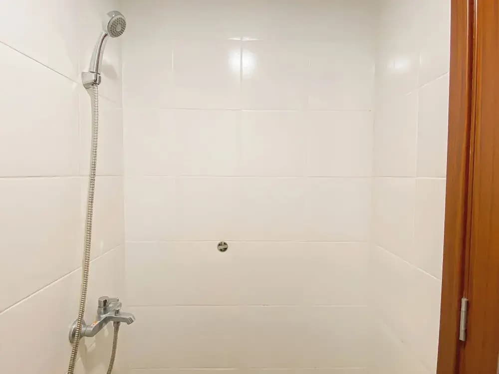 Basic Studio Apartment At Vittoria Residence - photo 7