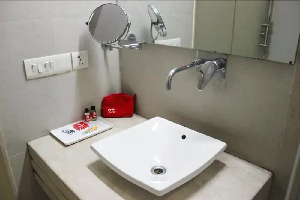 OYO 557 Hotel Lavish Inn - photo 7