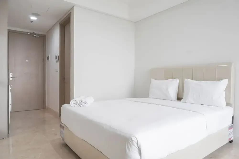 Best Choice And Strategic Studio At Gold Coast Apartment Near Pik - photo 6