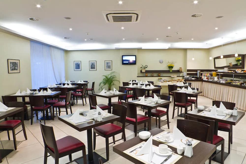Ivbergs Hotel Messe Nord - photo 19
