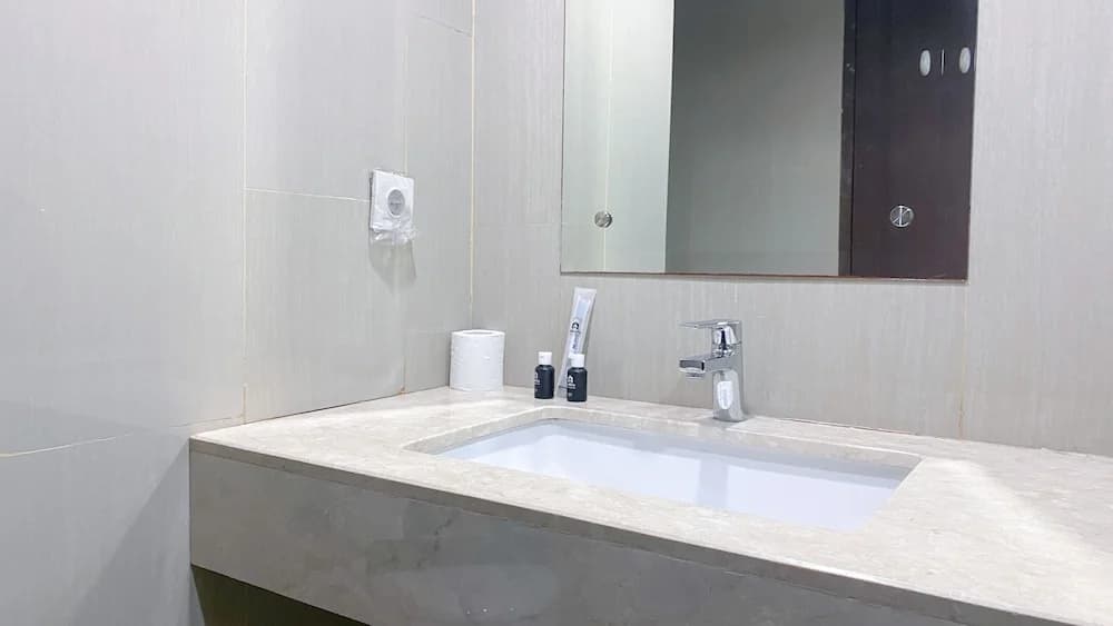 Relaxing Studio Apartment H Residence - photo 6