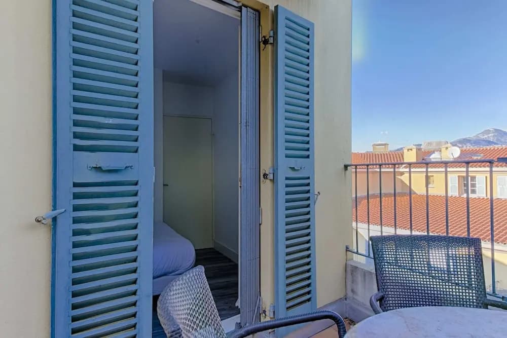 Nice 2 Room Apartment With Terrace - Vieux Nice - photo 10