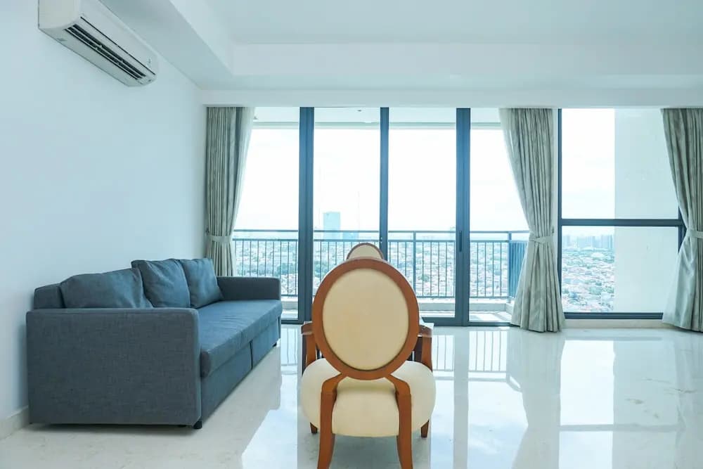 Spacious 2BR Apartment at Wang Residence - photo 5