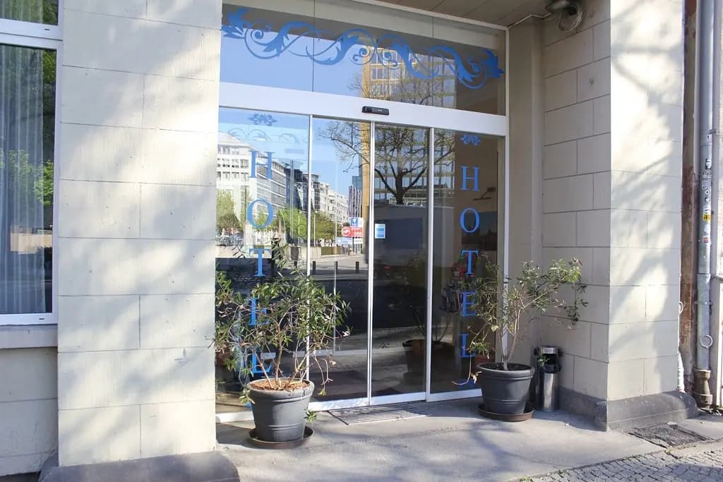 Hotel LebensQuelle am Checkpoint Charlie Berlin - photo 1