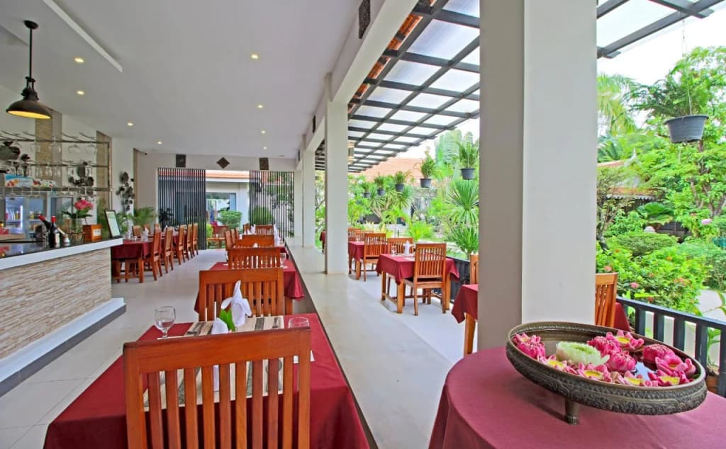 New Riverside Hotel - photo 20