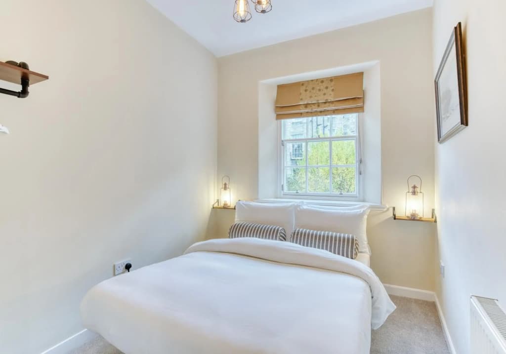 The Gloucester Lane Residence - photo 25