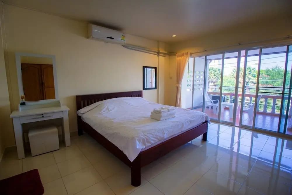 HK Residence - photo 2