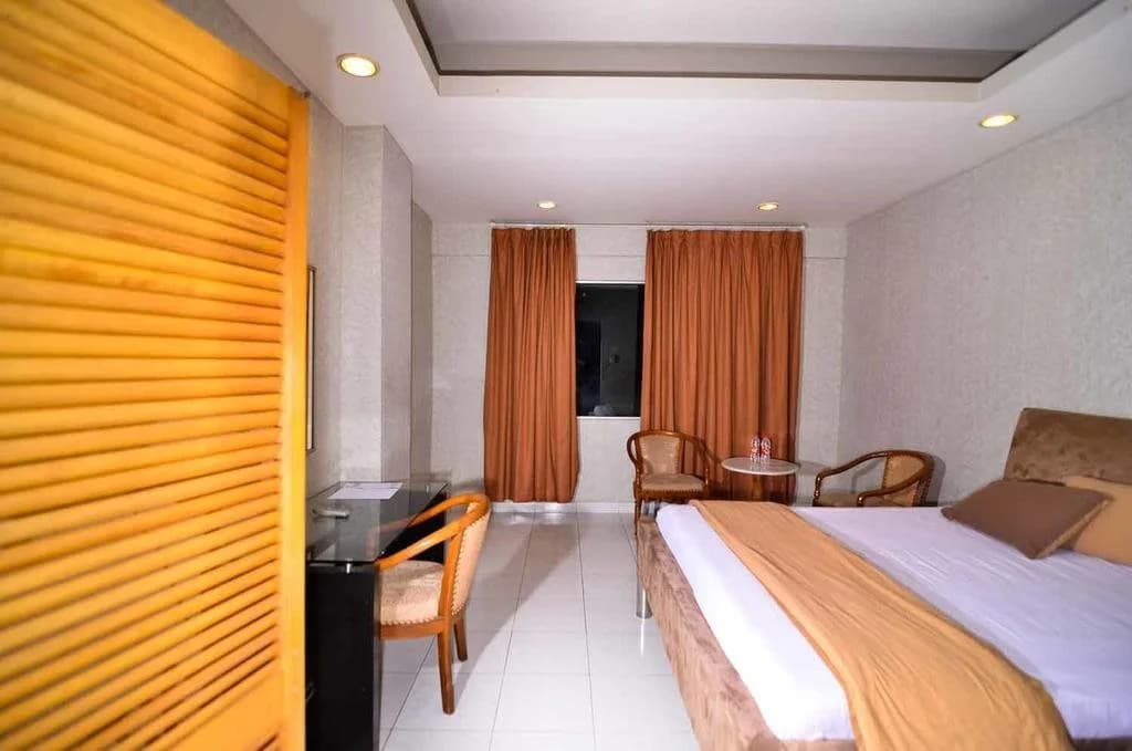 Peninsula Hotel - photo 6
