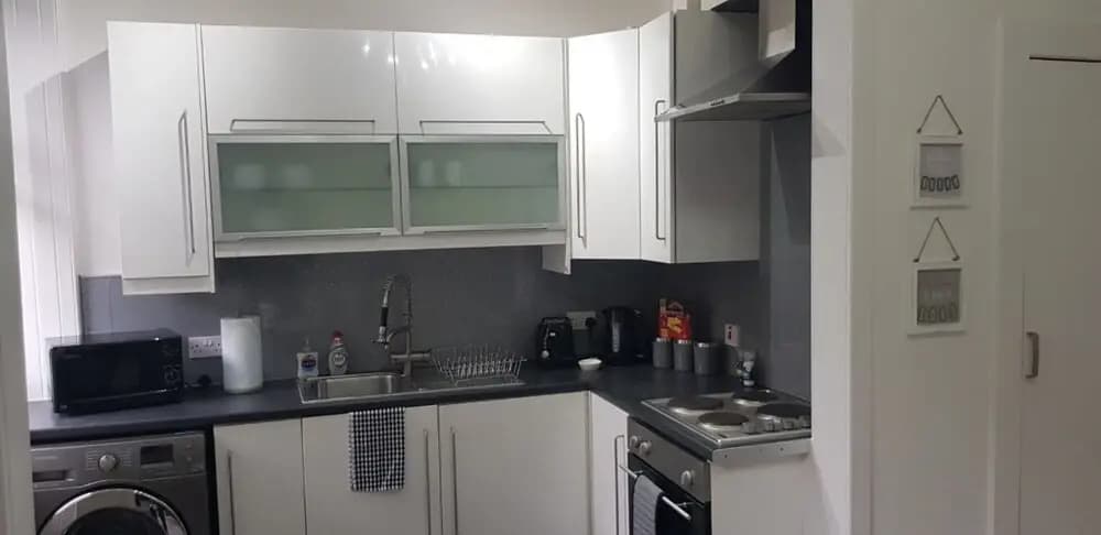 Impeccable 2-bed Apartment - photo 12