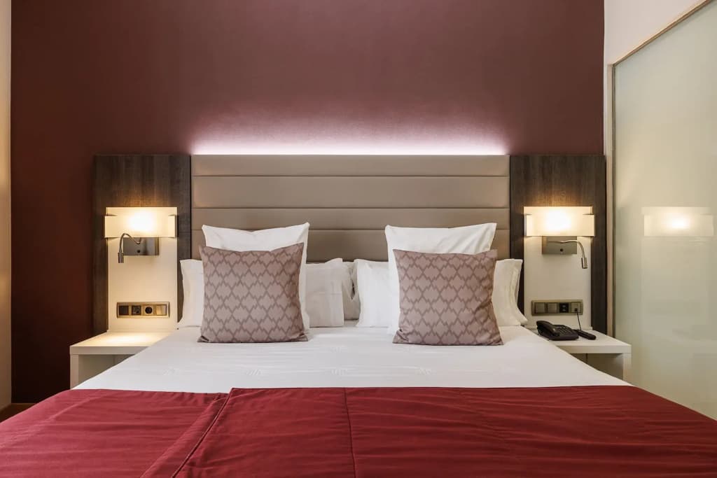 Ronda Lesseps Hotel  - photo 33