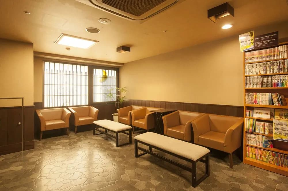 Shinsaibashi ARTY Inn - photo 13